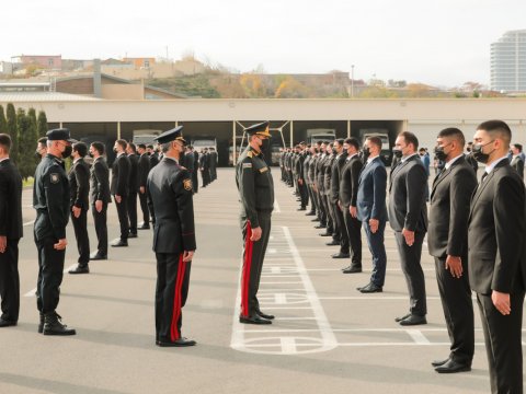 Vilayət Eyvazov sıra baxışı keçirdi