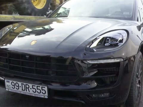 “Porsche” piyadanı vurub öldürdü - VİDEO