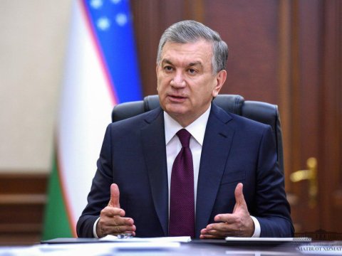 Özbəkistan prezidenti and içəcək