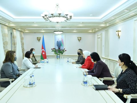 Spiker türkiyəli deputatlarla görüşdü