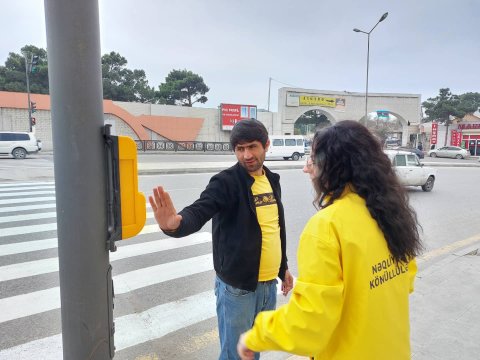 Könüllülər piyadaların yanında - FOTOLAR