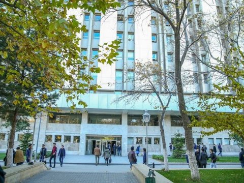 AzMİU-da maaşlar 20 faiz ARTIRILIB