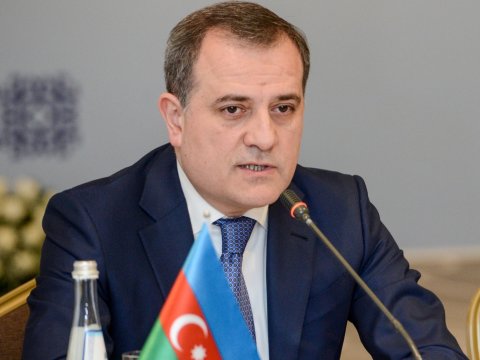 “Azərbaycan bütün çətinliklərə təkbaşına dözdü”
