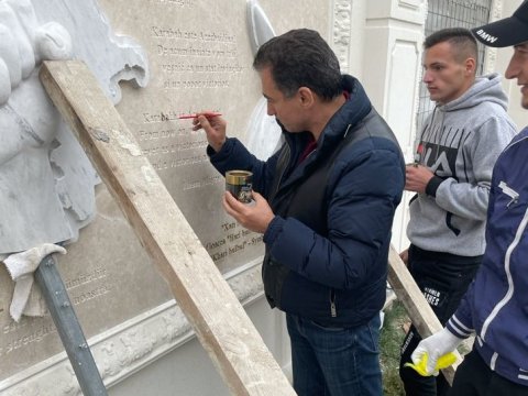 Kişinyovda Zəfər gününə həsr olunmuş barelyef - FOTO  