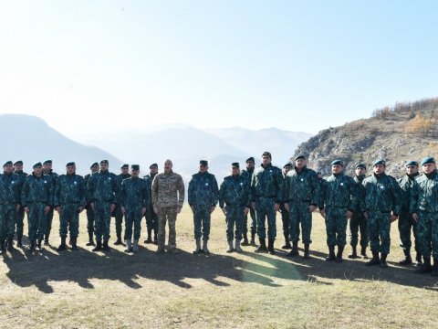 Prezidentin Şuşada hərbçilərlə görüşündən FOTOLAR