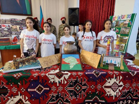 Məktəblər Zəfər Gününü belə qeyd etdi... - FOTOLAR