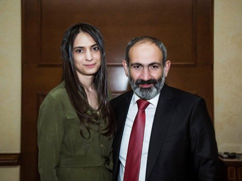 Paşinyan mətbuat katibini işdən çıxardı