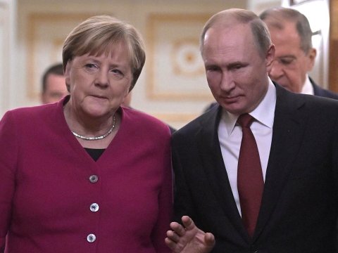 Lukaşenko Avropadan qisas alır - Merkel Putindən YARDIM İSTƏDİ