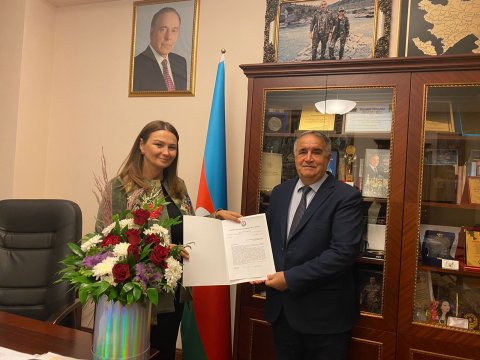Deputatdan Rəsulzadənin nəvəsinə TƏBRİK