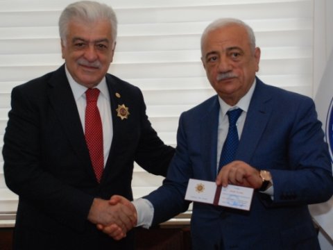 Deputat türkiyəli həmkarı ilə görüşdü