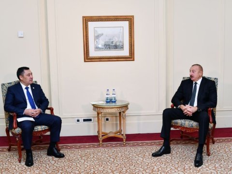 İlham Əliyev Qırğızıstan Prezidenti ilə görüşdü