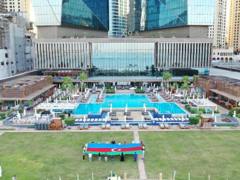 Bayrağımız Cıdır Düzündən Dubayın mərkəzinə gətirildi