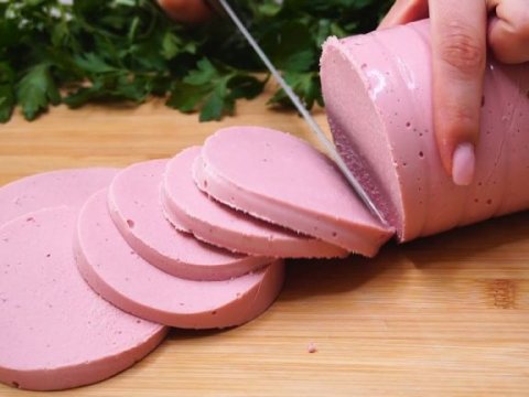 Kolbasaya ətdən başqa nə qatılır? - DİQQƏTLİ OLUN!