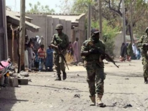 Nigeriyada silahlılar 15 nəfəri öldürdü