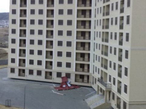 Jurnalistlərə tikilən 3-cü binanın damını külək uçurdu