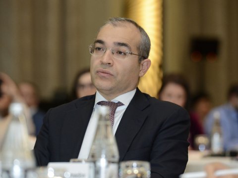 Orta aylıq əmək haqqı 807 manat olacaq