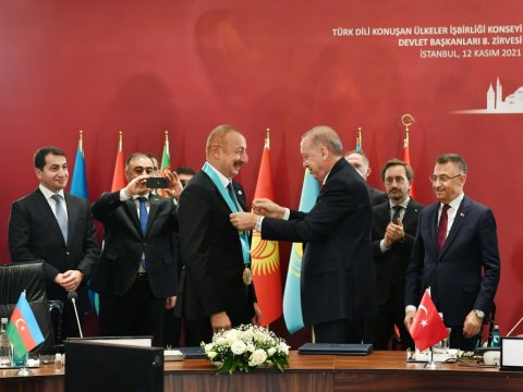 Spiker İlham Əliyevi təbrik etdi