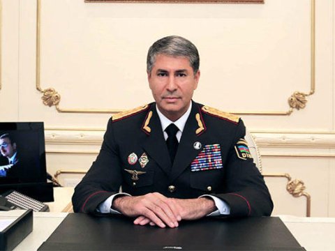Bölmə rəisi işdən çıxmaq üçün nazirə raport yazdı