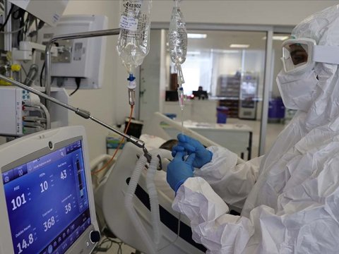 Türkiyədə yetkin əhalinin 80%-i tam peyvəndlənib