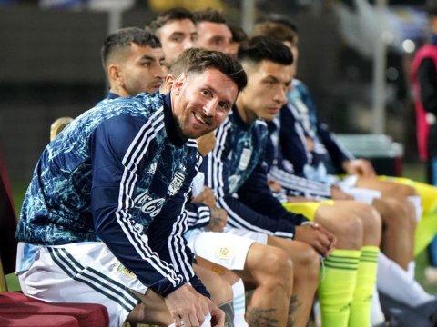 Messi ilin futbolçusu SEÇİLDİ