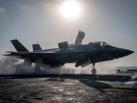 F-35 qırıcısı Aralıq dənizinə DÜŞDÜ