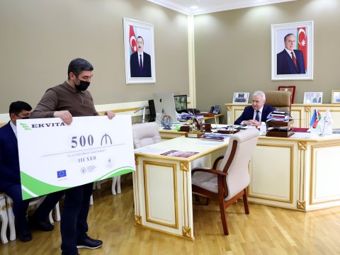 Rektor qalib tələbələrlə GÖRÜŞDÜ
