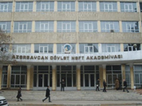 Universitetdə tüstüləmə - Tələbələr təxliyə edildi