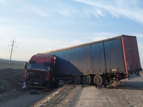 Bakı-Qazax yolunda TIR aşdı