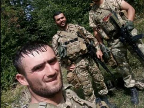 Qalib döyüşçü kimi ailəsinə DÖNDÜ...