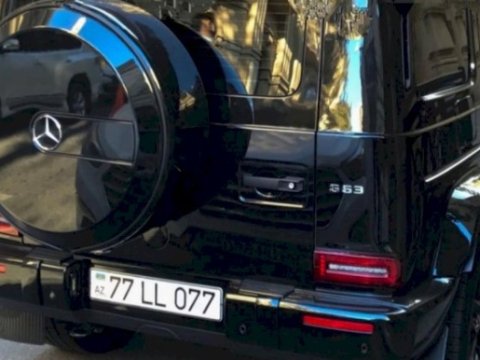 İcra başçısının oğlu yarım milyonluq maşınına yeni nömrə aldı - FOTO