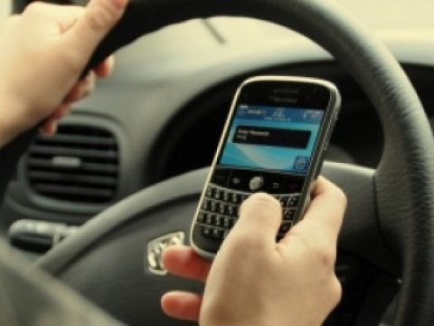 Bezdirici endirim “SMS”ləri – Komitə sədri də “daimi müştəri”dir