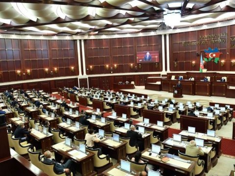 Deputatlar və hökumət üzvləri yenidən büdcə müzakirəsinə TOPLAŞIRLAR