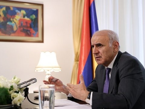 Paşinyan özünə müşavir təyin etdi