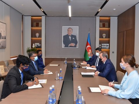 Nazir Banqladeşin səfiri ilə görüşdü
