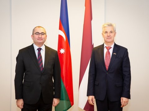 Azərbaycanlı səfir Latviyanın müdafiə naziri ilə müzakirə apardı