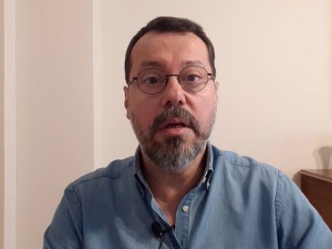 Türk iqtisadçı lirənin ucuzlaşmasında Mərkəzi Bankı İTTİHAM ETDİ