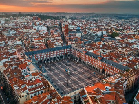 Sahibə Qafarova Madridə gedir