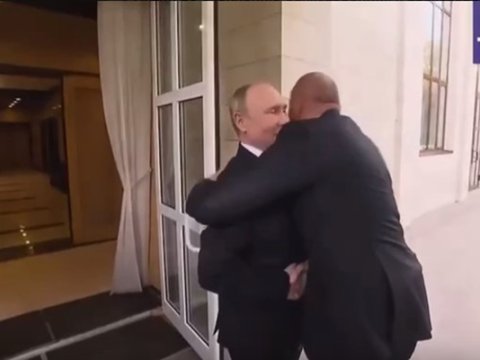 Vladimir Putin İlham Əliyevi belə qarşıladı - VİDEO
