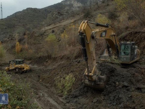 Ermənilər Azərbaycanla sərhəddəki kəndlərə yol çəkir - FOTOLAR