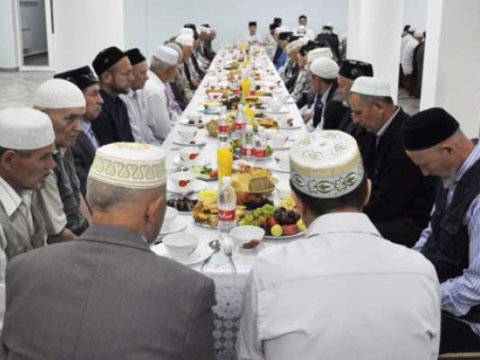 Pandemiya dövrünün yas mərasimləri - ehsan süfrələri necə açılmalıdır...