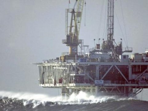 SOCAR neftçiləri təxliyə etdi