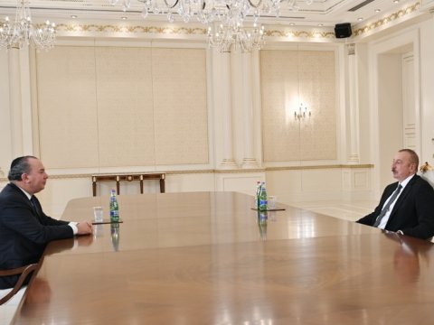 Prezident Mark Şnayeri QƏBUL ETDİ