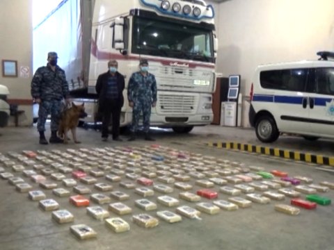 Astara gömrüyündə heroin aşkarlandı