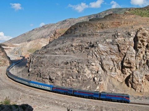 Baş nazir parlamentdə  Zəngəzur dəhlizindən DANIŞDI