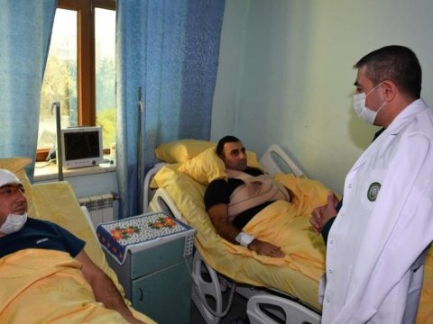 Elçin Quliyev yaralı sərhədçilərlə görüşüb