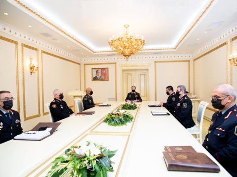 Vilayət Eyvazov əməkdaşlarına TƏLƏB QOYDU