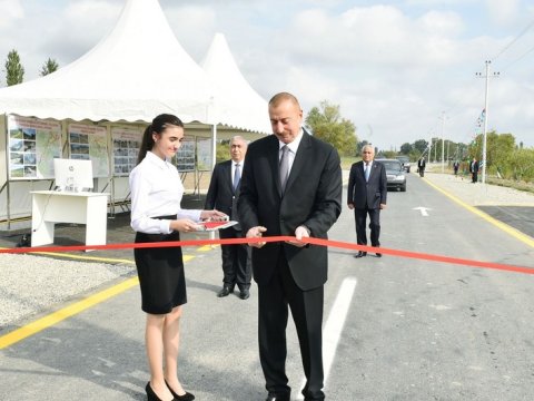 İham Əliyev Quba-Qonaqkənd yolunun açılışında