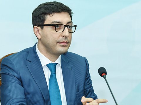 Nazir qalmaqallı müavinindən danışdı: 