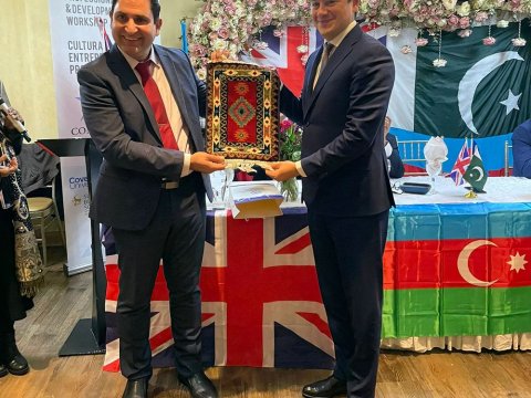 Fuad Muradov Londonda Pakistan icması ilə görüşüb