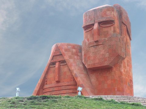 Əsgərimiz o abidəni niyə VURMADI...